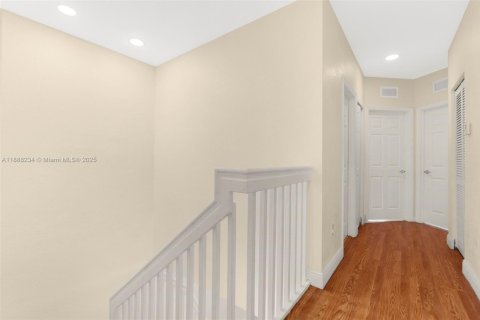 Снять в аренду таунхаус в Мирамар, Флорида 3 спальни, 155.05м2, № 2017352 - фото 13