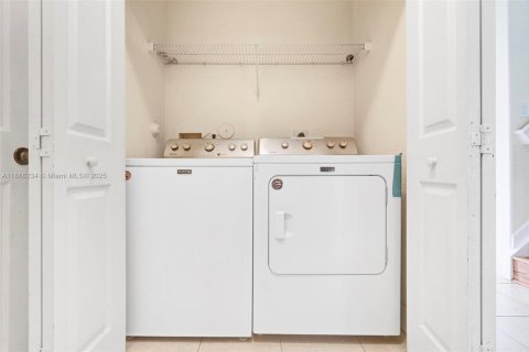 Снять в аренду таунхаус в Мирамар, Флорида 3 спальни, 155.05м2, № 2017352 - фото 25