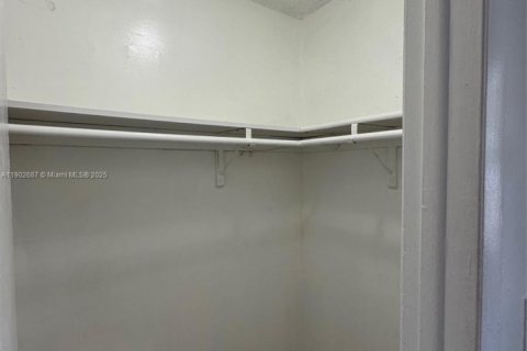 Copropriété à louer à Miami Gardens, Floride: 2 chambres, 86.03 m2 № 2081796 - photo 7