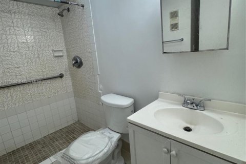 Copropriété à louer à Miami Gardens, Floride: 2 chambres, 86.03 m2 № 2081796 - photo 4