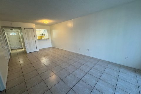 Copropriété à louer à Miami Gardens, Floride: 2 chambres, 86.03 m2 № 2081796 - photo 6