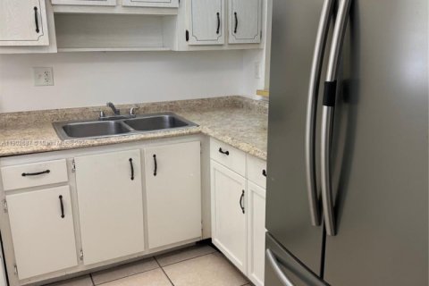 Copropriété à louer à Miami Gardens, Floride: 2 chambres, 86.03 m2 № 2081796 - photo 9