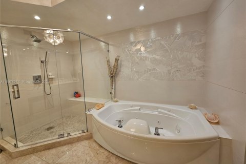 Condominio en venta en Aventura, Florida, 3 dormitorios, 304.16 m2 № 1942386 - foto 11