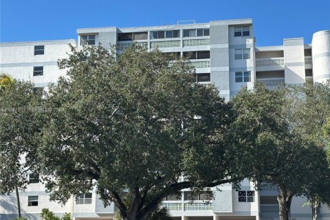 Condo in Lauderhill, Florida, 2 bedrooms  № 1999426