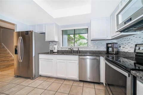 Townhouse in Winter Park, Florida 3 bedrooms, 146.79 sq.m. № 2101700 - photo 4