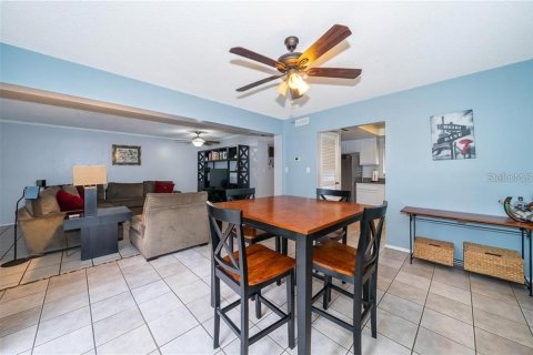 Townhouse in Winter Park, Florida 3 bedrooms, 146.79 sq.m. № 2101700 - photo 5