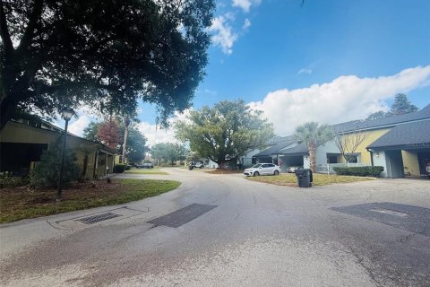 Townhouse in Winter Park, Florida 3 bedrooms, 146.79 sq.m. № 2101700 - photo 30