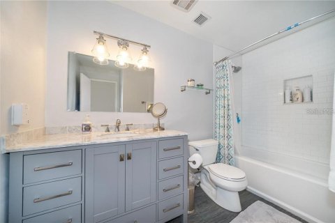 Townhouse in Winter Park, Florida 3 bedrooms, 146.79 sq.m. № 2101700 - photo 12