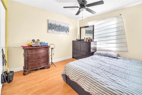Condo in Miami, Florida, 2 bedrooms  № 1704866 - photo 12
