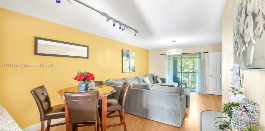 Condo in Miami, Florida, 2 bedrooms  № 1704866