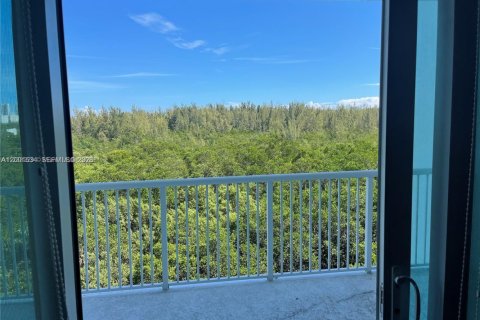 Condominio en alquiler en North Miami, Florida, 2 dormitorios, 163.79 m2 № 2065699 - foto 4