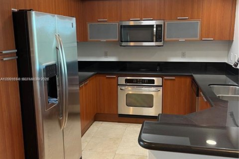Condominio en alquiler en North Miami, Florida, 2 dormitorios, 163.79 m2 № 2065699 - foto 5