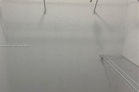 Condominio en alquiler en North Miami, Florida, 2 dormitorios, 163.79 m2 № 2065699 - foto 22