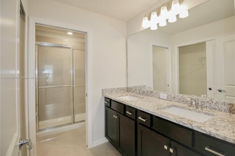 Купить виллу или дом в Клермон, Флорида 5 спален, 211.91м2, № 1980028 - фото 22