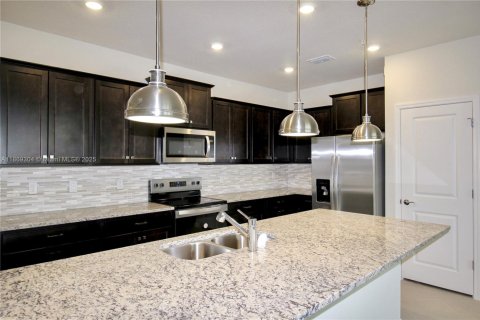 Купить виллу или дом в Клермон, Флорида 5 спален, 211.91м2, № 1980028 - фото 11