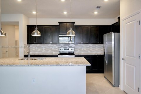 Купить виллу или дом в Клермон, Флорида 5 спален, 211.91м2, № 1980028 - фото 9