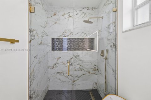 Villa ou maison à vendre à Hollywood, Floride: 3 chambres, 178.28 m2 № 2029041 - photo 30