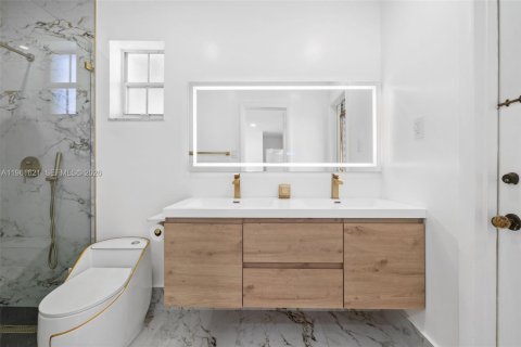 Villa ou maison à vendre à Hollywood, Floride: 3 chambres, 178.28 m2 № 2029041 - photo 28