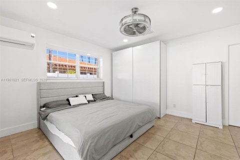 Villa ou maison à vendre à Hollywood, Floride: 3 chambres, 178.28 m2 № 2029041 - photo 25