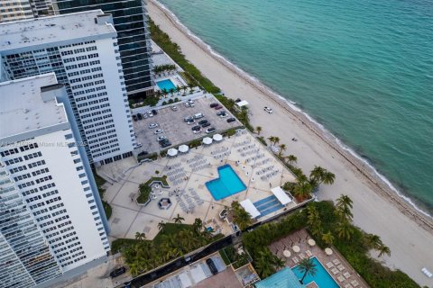 Copropriété à vendre à Hallandale Beach, Floride: 2 chambres, 115.94 m2 № 1975331 - photo 20