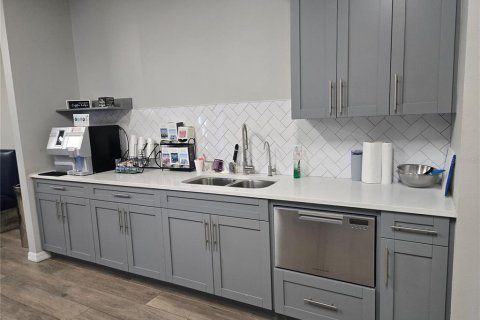 Propiedad comercial en venta en Oldsmar, Florida, 1606.37 m2 № 1760196 - foto 28