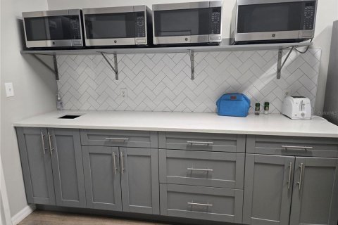 Propiedad comercial en venta en Oldsmar, Florida, 1606.37 m2 № 1760196 - foto 29