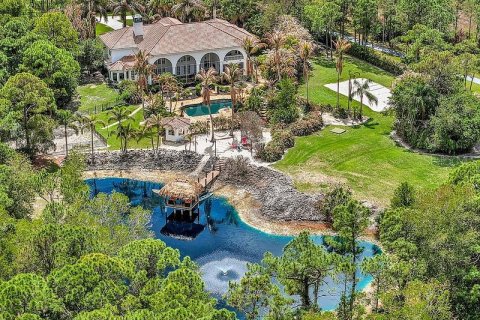 House in Jupiter, Florida 5 bedrooms, 524.43 sq.m. № 2229294 - photo 4