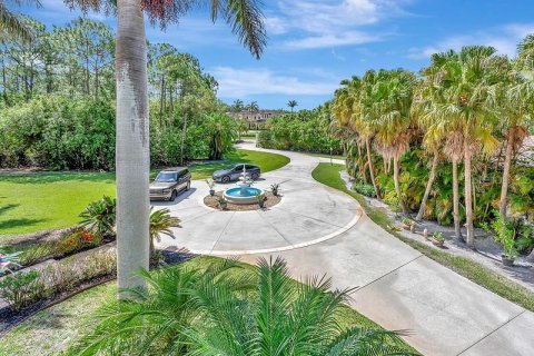 House in Jupiter, Florida 5 bedrooms, 524.43 sq.m. № 2229294 - photo 5