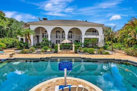 House in Jupiter, Florida 5 bedrooms, 524.43 sq.m. № 2229294 - photo 9