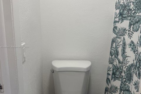 Adosado en alquiler en Lauderhill, Florida, 2 dormitorios, 94.76 m2 № 1729741 - foto 13