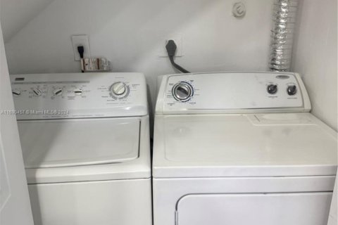 Adosado en alquiler en Lauderhill, Florida, 2 dormitorios, 94.76 m2 № 1729741 - foto 6