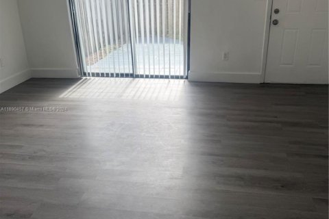 Adosado en alquiler en Lauderhill, Florida, 2 dormitorios, 94.76 m2 № 1729741 - foto 4