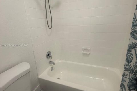 Adosado en alquiler en Lauderhill, Florida, 2 dormitorios, 94.76 m2 № 1729741 - foto 18