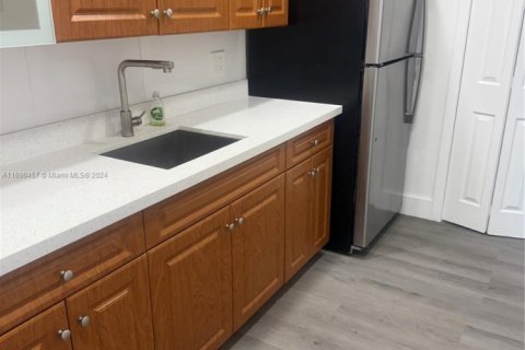 Adosado en alquiler en Lauderhill, Florida, 2 dormitorios, 94.76 m2 № 1729741 - foto 2