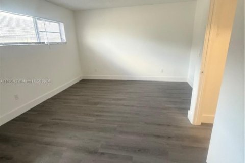 Adosado en alquiler en Lauderhill, Florida, 2 dormitorios, 94.76 m2 № 1729741 - foto 19