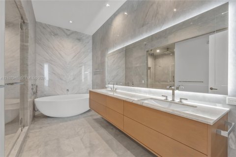 Copropriété à vendre à Sunny Isles Beach, Floride: 4 chambres, 302.12 m2 № 2429835 - photo 16