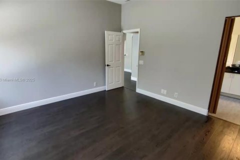 House in Weston, Florida 4 bedrooms, 182.37 sq.m. № 1730758 - photo 10