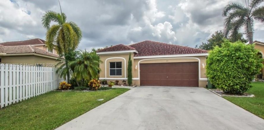 House in Weston, Florida 4 bedrooms, 182.37 sq.m. № 1730758