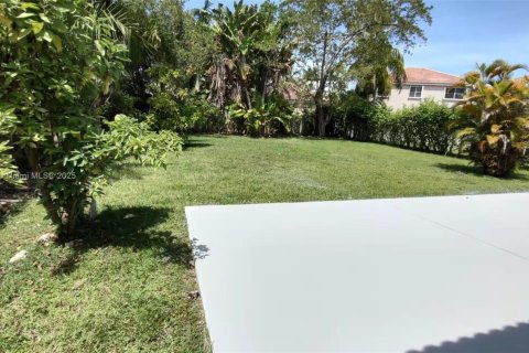 House in Weston, Florida 4 bedrooms, 182.37 sq.m. № 1730758 - photo 22