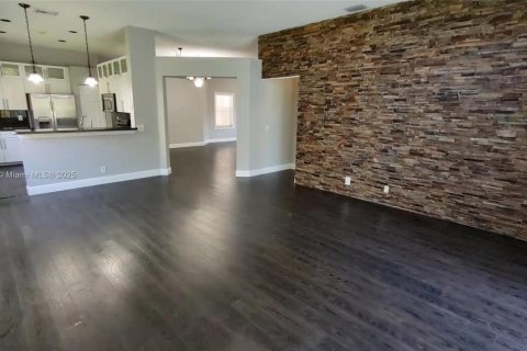 House in Weston, Florida 4 bedrooms, 182.37 sq.m. № 1730758 - photo 7