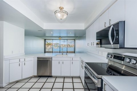 Купить кондоминиум в Галфпорта, Флорида 6 комнат, 131.46м2, № 1545305 - фото 28