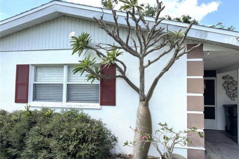 Copropriété à vendre à Sarasota, Floride: 2 chambres, 105.07 m2 № 1903202 - photo 14