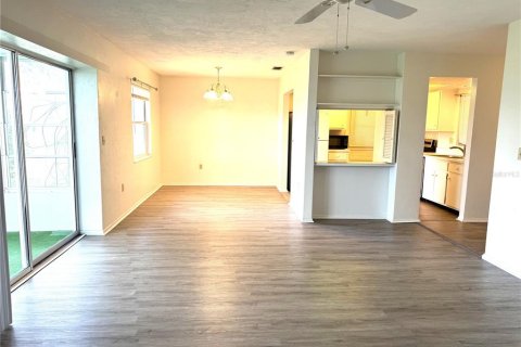 Copropriété à vendre à Sarasota, Floride: 2 chambres, 105.07 m2 № 1903202 - photo 8