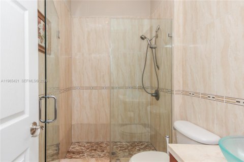 Купить виллу или дом в Уэстон, Флорида 3 спальни, 175.4м2, № 2027012 - фото 15