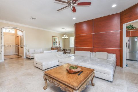 Купить виллу или дом в Уэстон, Флорида 3 спальни, 175.4м2, № 2027012 - фото 8