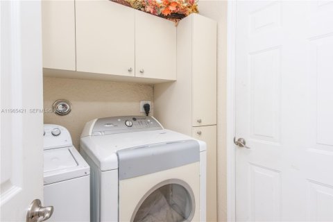 Купить виллу или дом в Уэстон, Флорида 3 спальни, 175.4м2, № 2027012 - фото 30