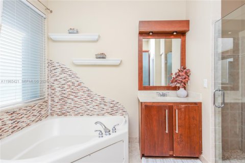 Купить виллу или дом в Уэстон, Флорида 3 спальни, 175.4м2, № 2027012 - фото 28