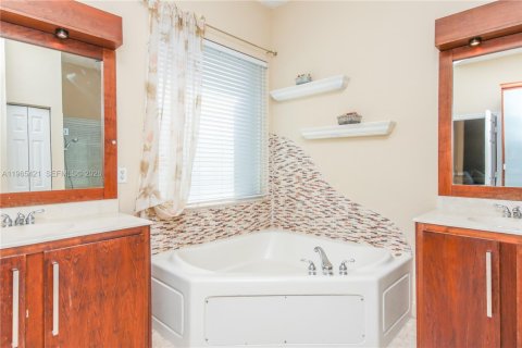 Купить виллу или дом в Уэстон, Флорида 3 спальни, 175.4м2, № 2027012 - фото 27