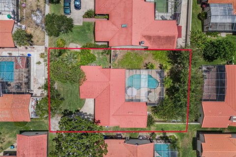 House in Orlando, Florida 2 bedrooms, 110.09 sq.m. № 1182105 - photo 1