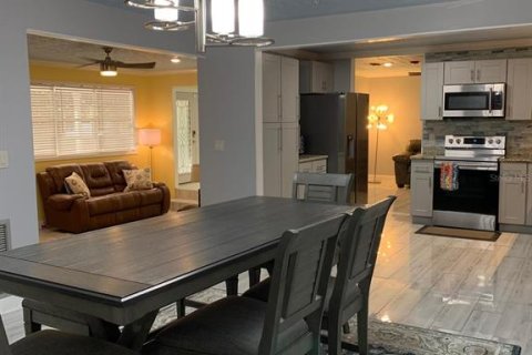 Commercial property in Jacksonville, Florida 4 bedrooms, 199.93 sq.m. № 2393972 - photo 11